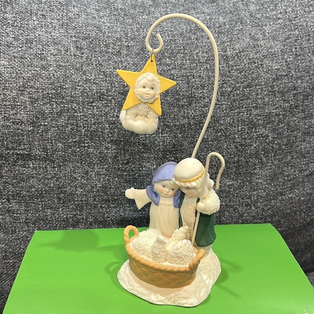 Department 56 Snowbabies " A Star Shone Down Where He Lay"